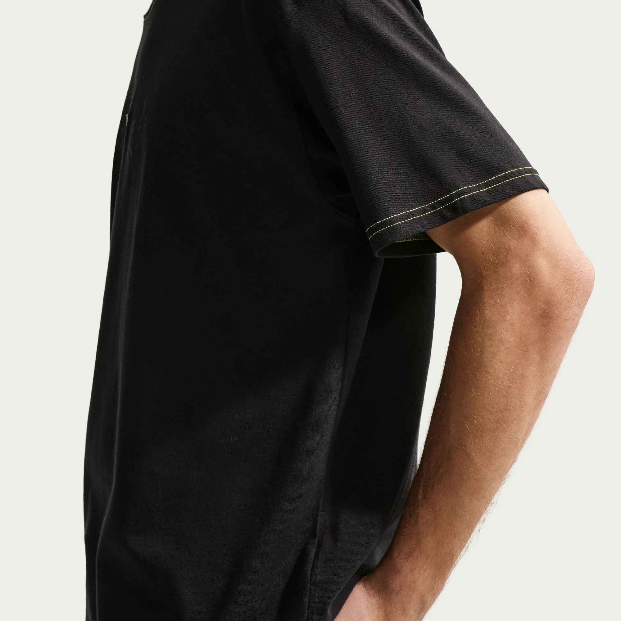 Nike SB Ishod Skate T-Shirt (Black) - Image 4