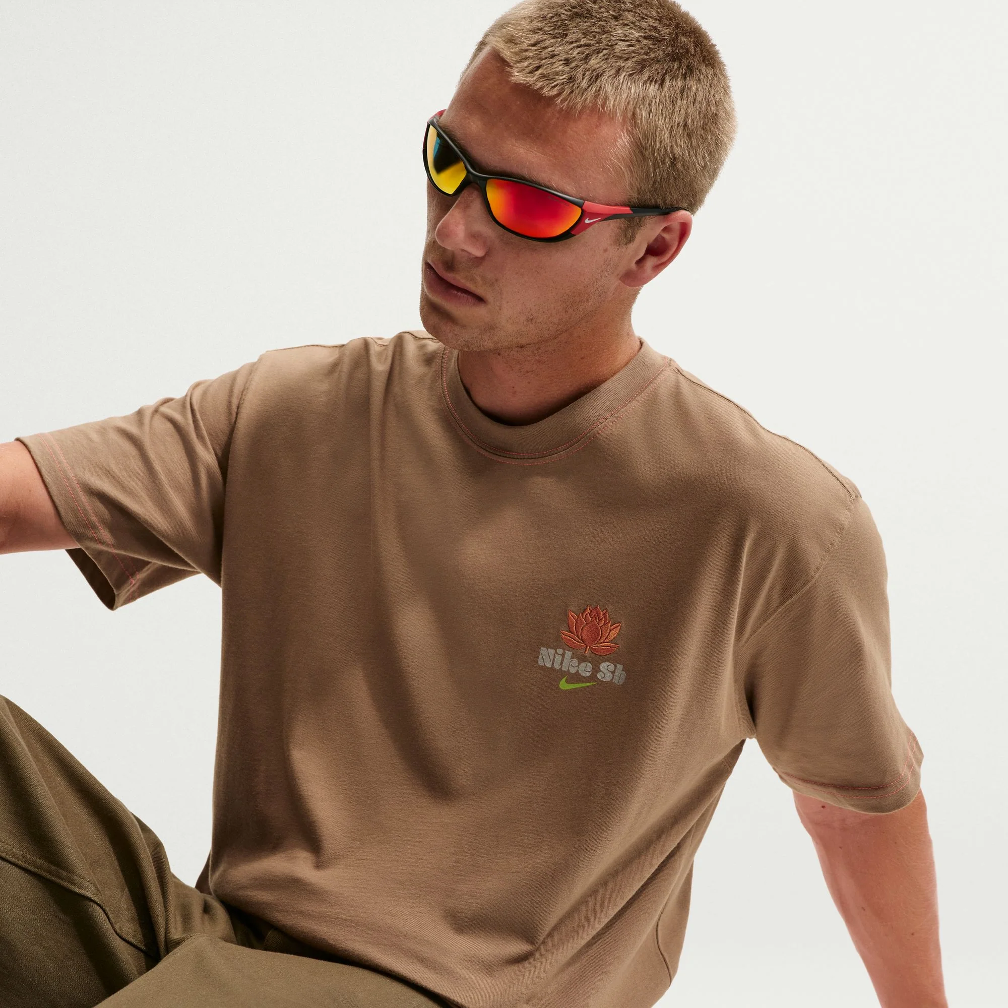 Nike SB Skate T-Shirt (Brown) - Image 3